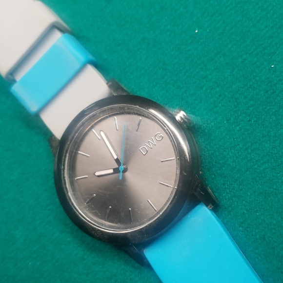 DWG watch with silicone bluegray wriststrap never - Picture 2 of 3